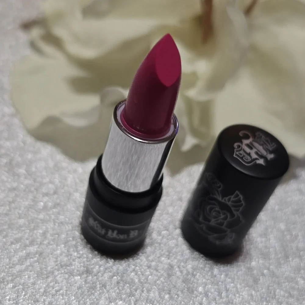 ❇️🧚♀️BACKSTAGE BAMBI Kat VON D RARE MINI Painted Lipstick NWOBox - Picture 4 of 4